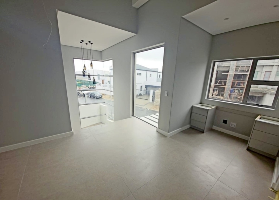  Bedroom Property for Sale in Sandown Western Cape